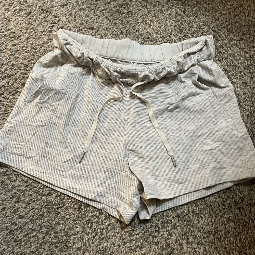 Lululemon on the fly shorts